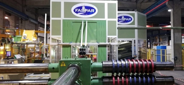 Robot gestione lame e distanziali